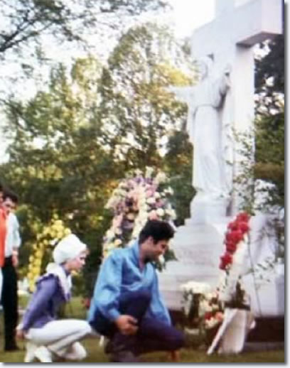 Elvis paying respects to his mother at Forest Hill Cemetery in 1966
