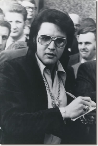 Elvis Presley January 16th - 1971 - The Jaycees - Ten Outstanding Young Men of the Nation