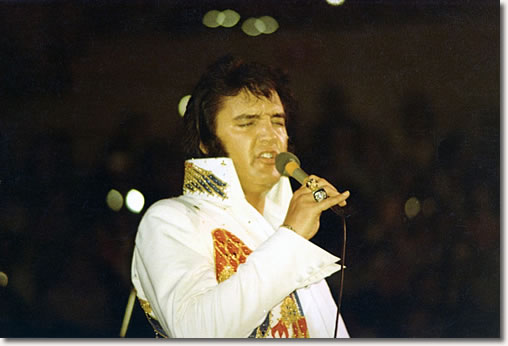 Elvis Presley : May 11, 1974 : Forum, Los Angeles, California : Evening Show.