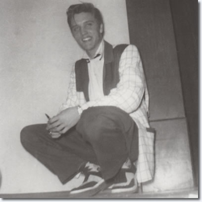 Elvis Presley : Backstage : Gilmer : January 26, 1955.