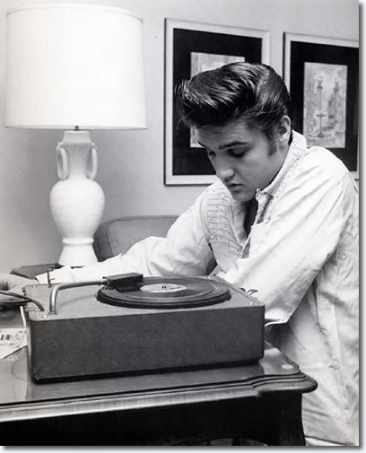 Elvis Presley at the Knickerbocker Hotel, Hollywood : August 18, 1956