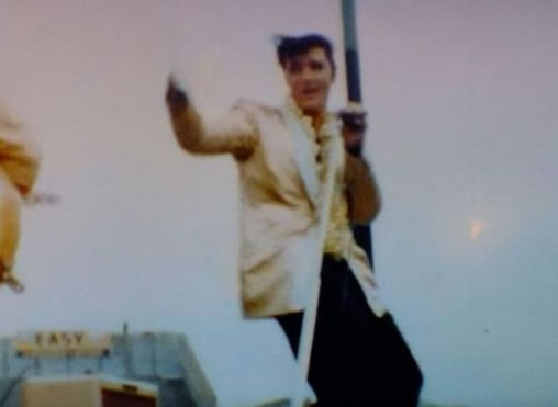 Elvis Presley in concert, Hawaii November 10, 1957 .