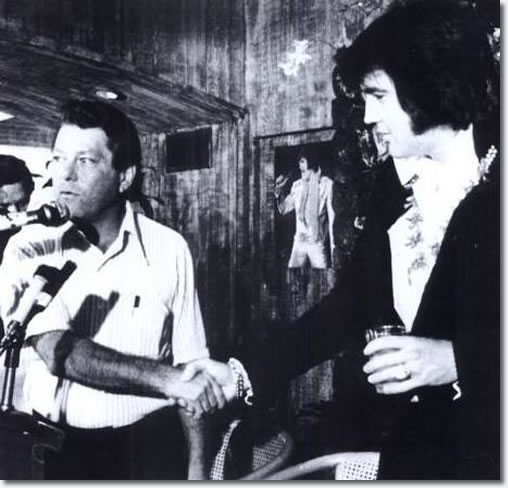 Eddie Sherman, Elvis Presley : Aloha From Hawaii Press Conference : Honolulu : November 20, 1972.