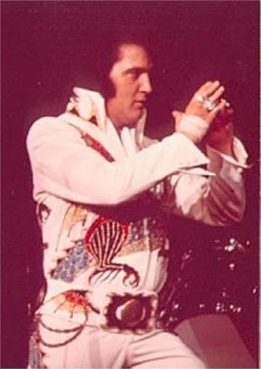 Elvis Presley : October 4, 1974 (8:30 pm) Detroit, MI. 