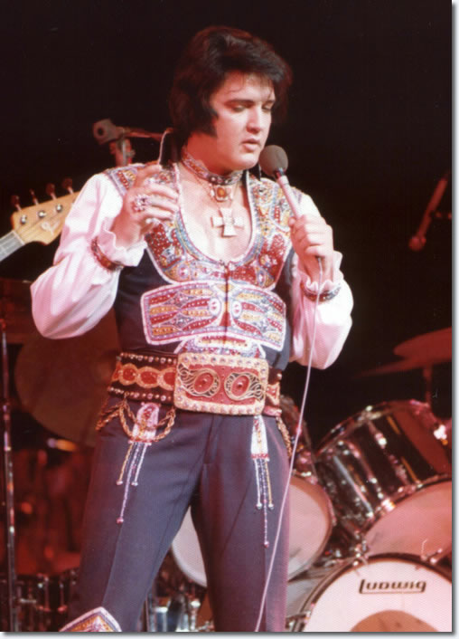 Elvis Presley : Las Vegas : Opening Night : August 18, 1975