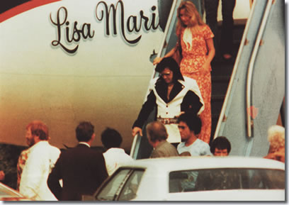 June 29, 1976 - Elvis and Linda Thompson havs just arrived in Richmond